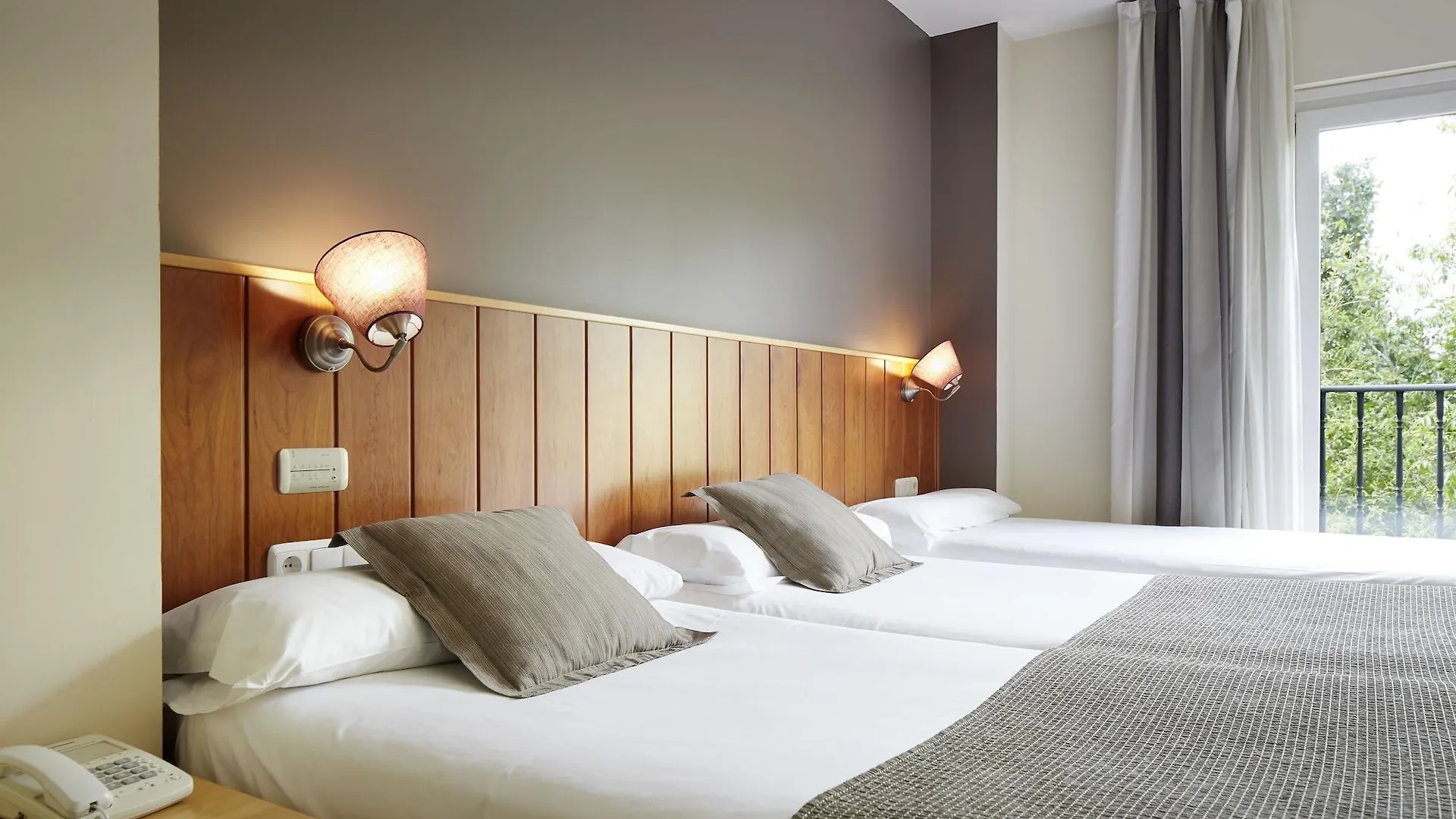 Hotel Iriguibel Huarte Pamplona 3*,