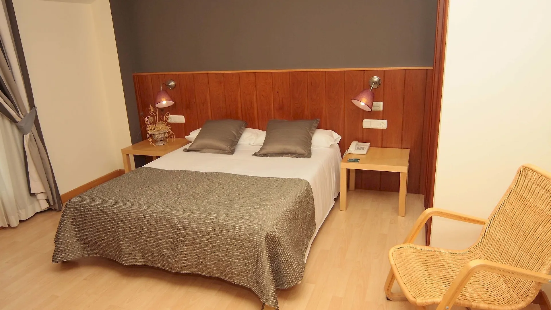 Hotel Iriguibel Huarte Pamplona 3*,  España