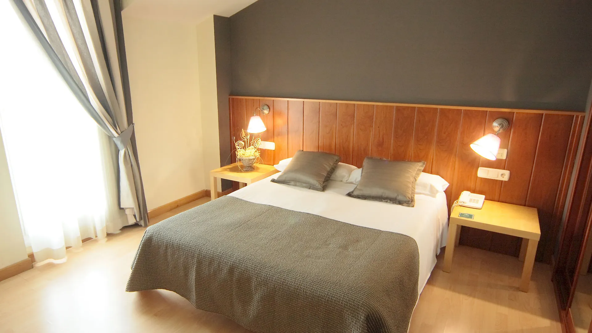 Hotel Iriguibel Huarte Pamplona 3*,